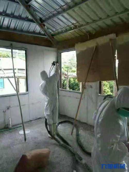 聚氨酯噴涂機(jī)都有哪些規(guī)格型號(hào)(圖2) 聚氨酯發(fā)泡噴涂墻面施工